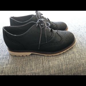 Kenneth Cole Navy Suede Wing Tip Boys Shoes